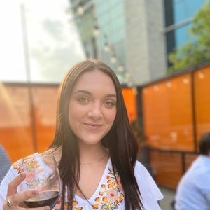 Meet your Posher, Elyse